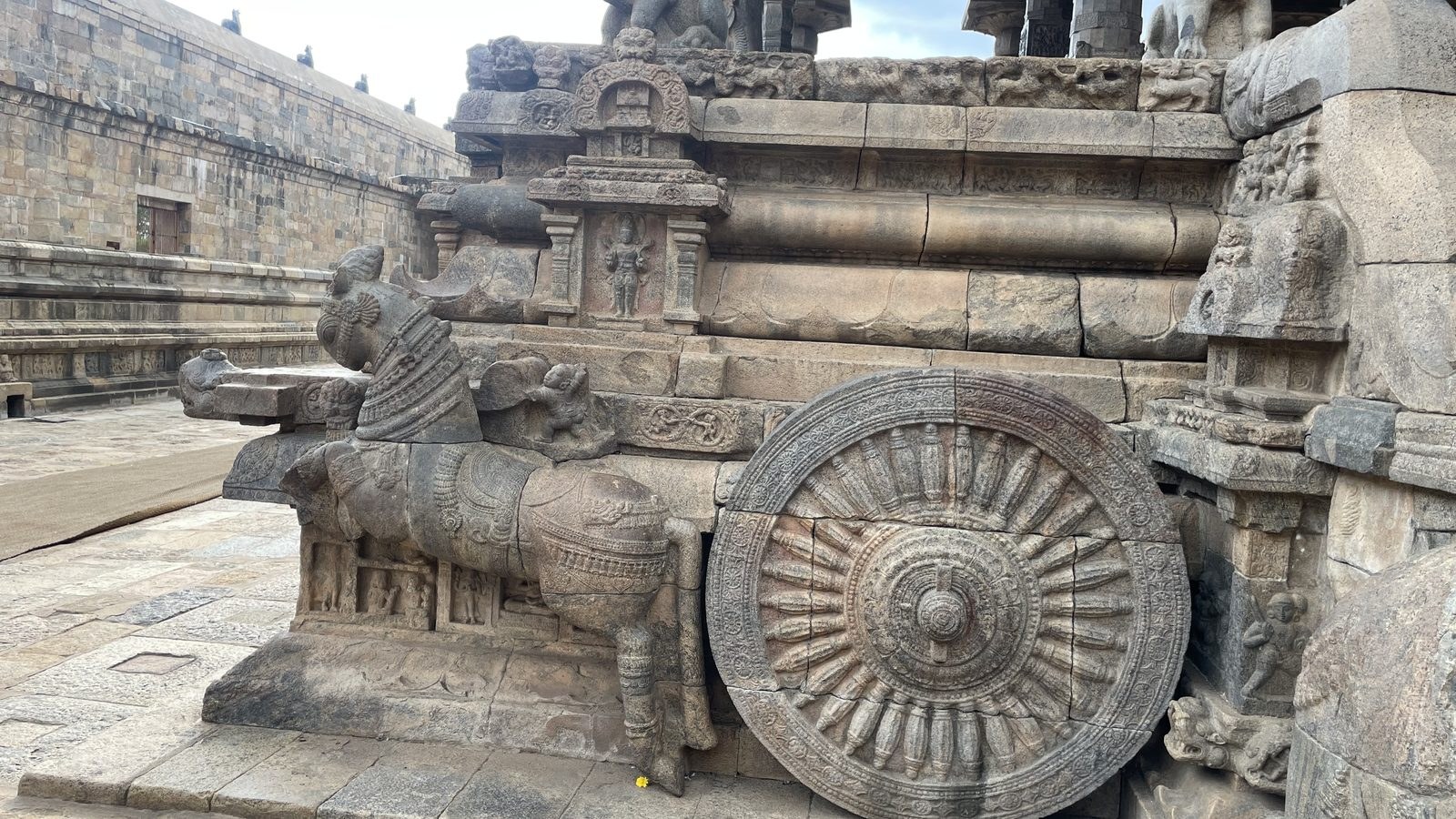 Stone chariot, Airavatesvara Temple
